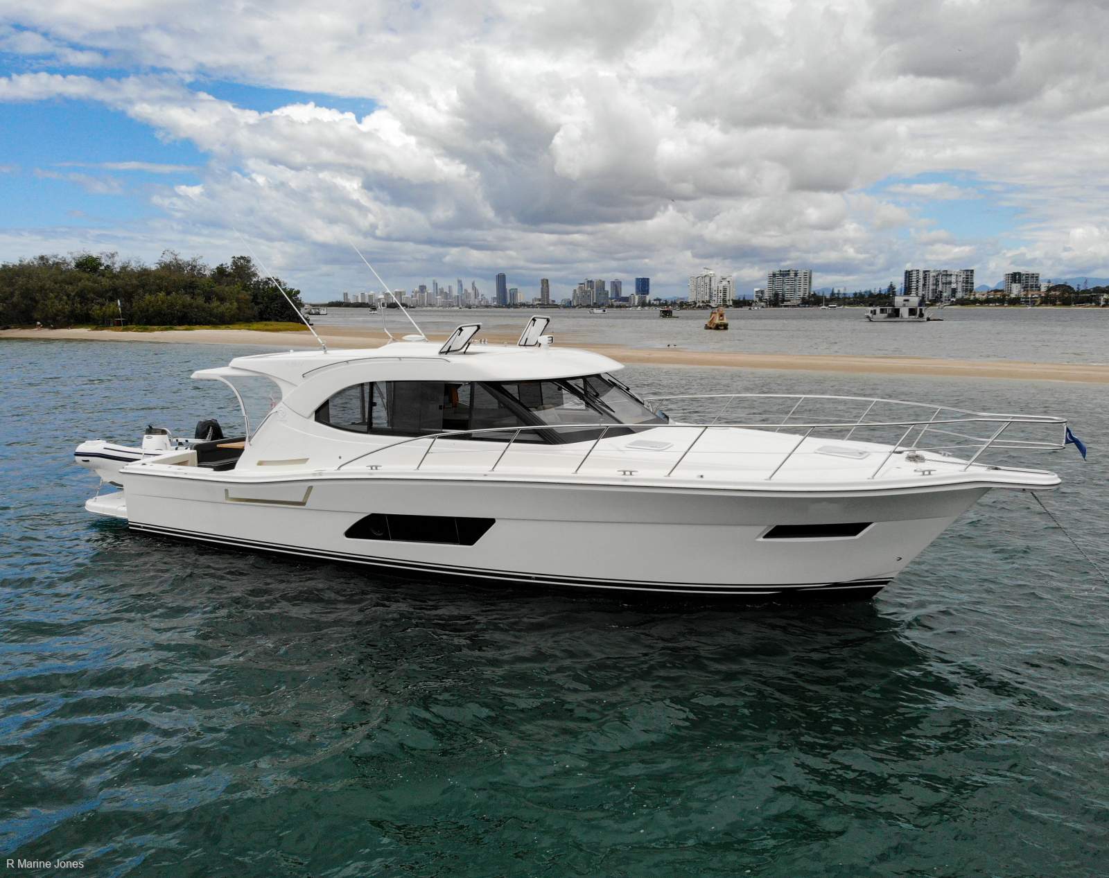 Riviera 445 SUV