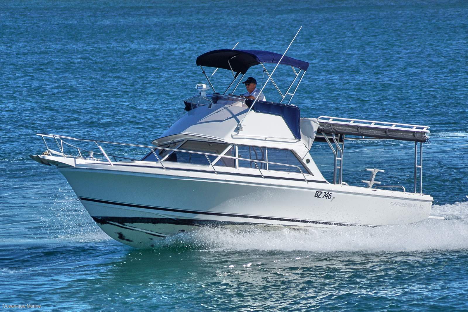 Caribbean 26 Flybridge Cruiser (With Trailer)