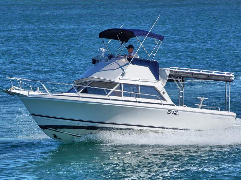 Caribbean 26 Flybridge Cruiser (With Trailer)