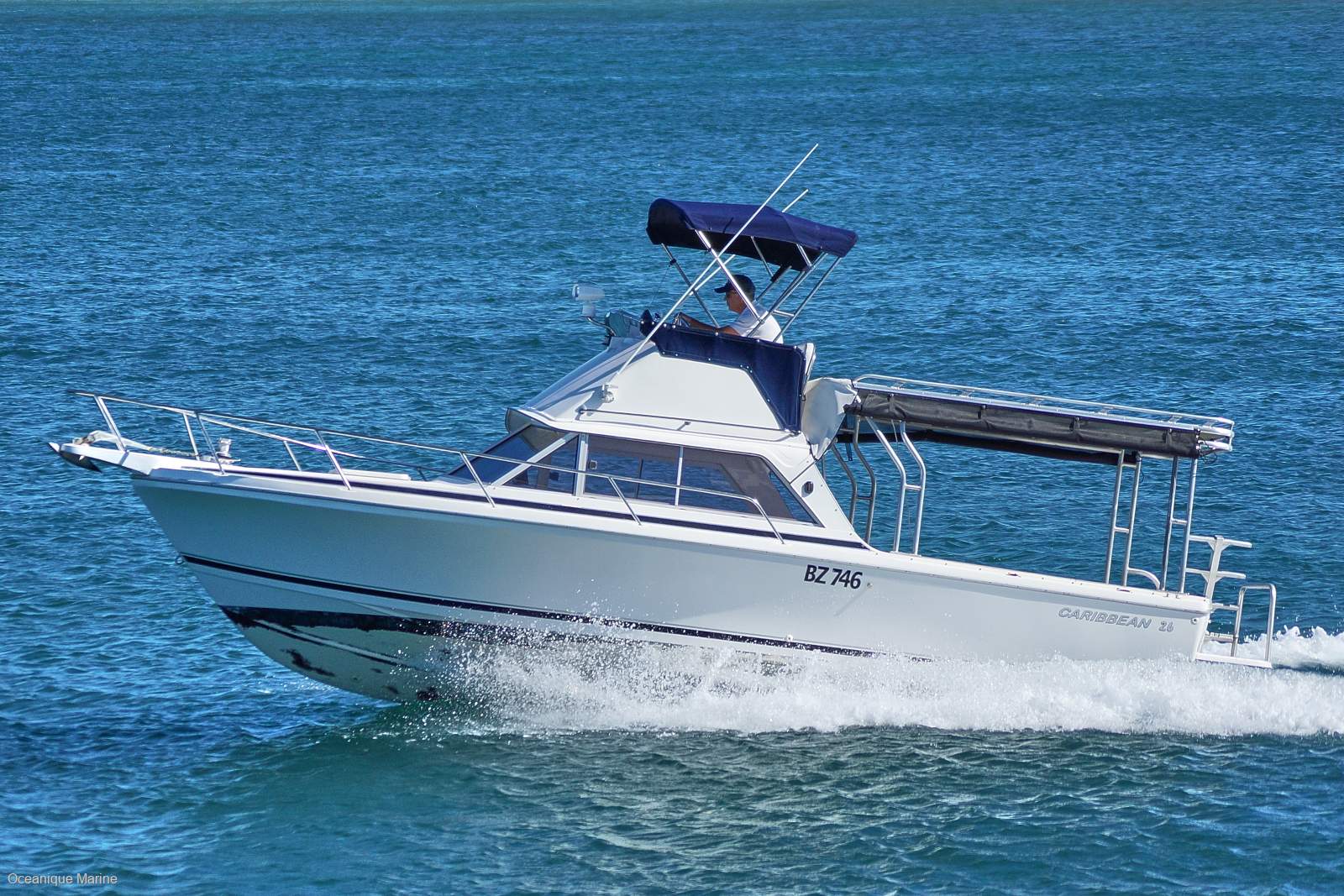 Caribbean 26 Flybridge Cruiser (With Trailer)