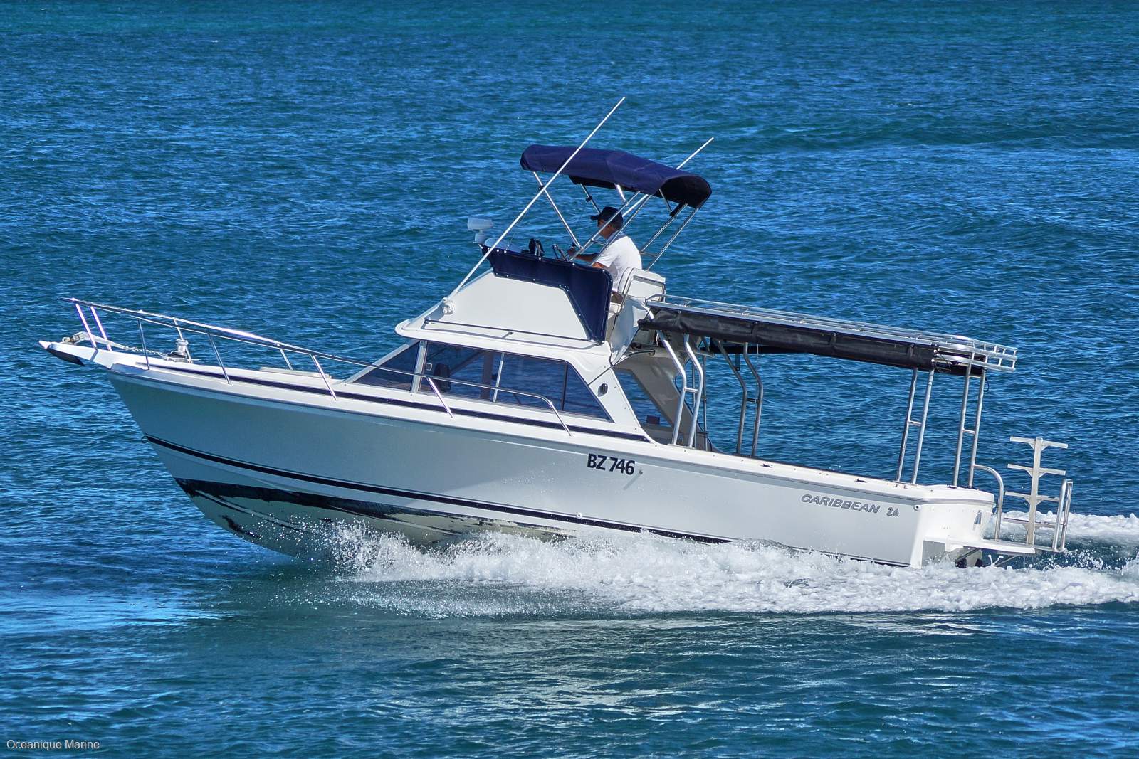 Caribbean 26 Flybridge Cruiser (With Trailer)