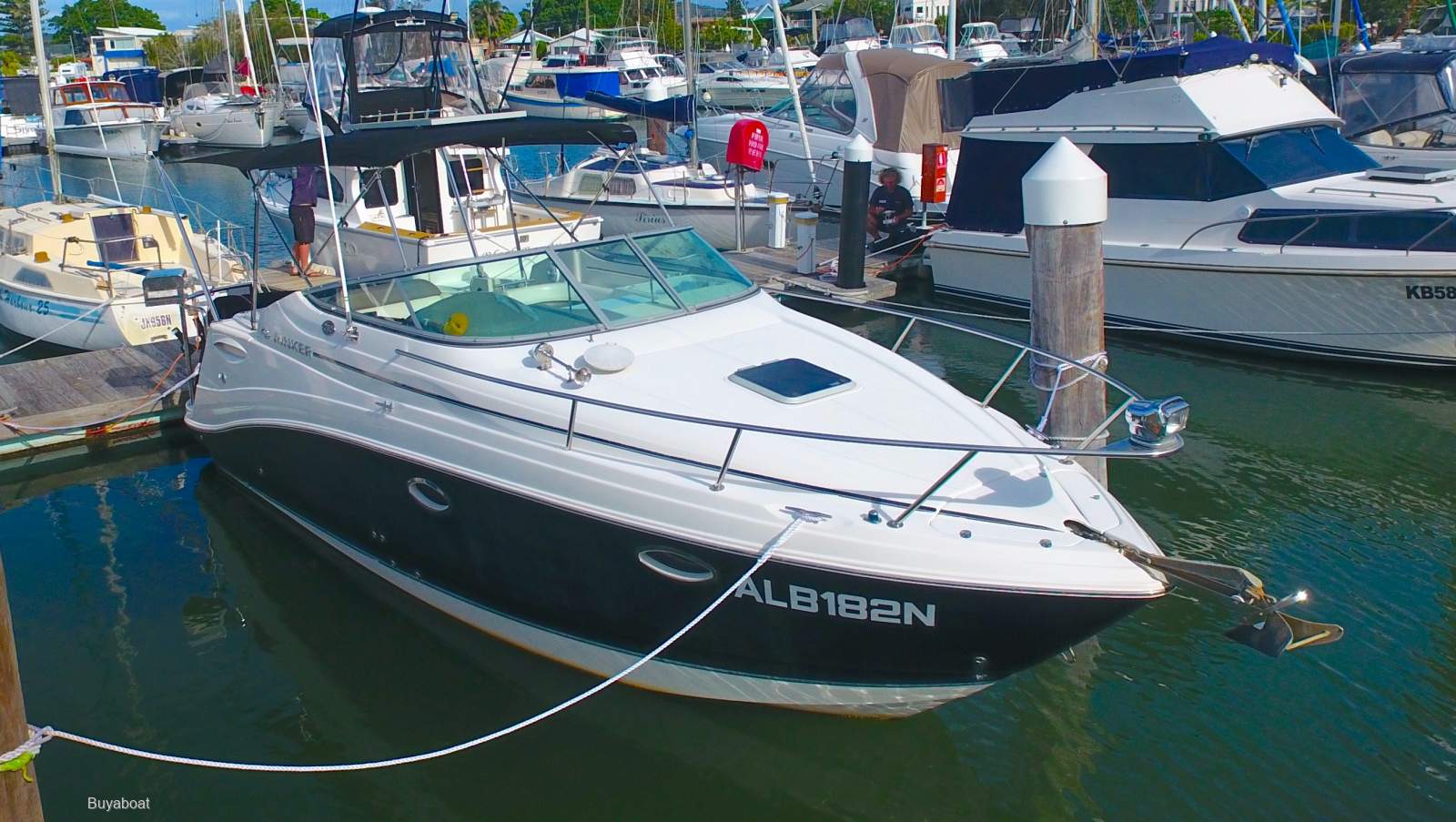 Rinker 260 Express Cruiser - Just serviced