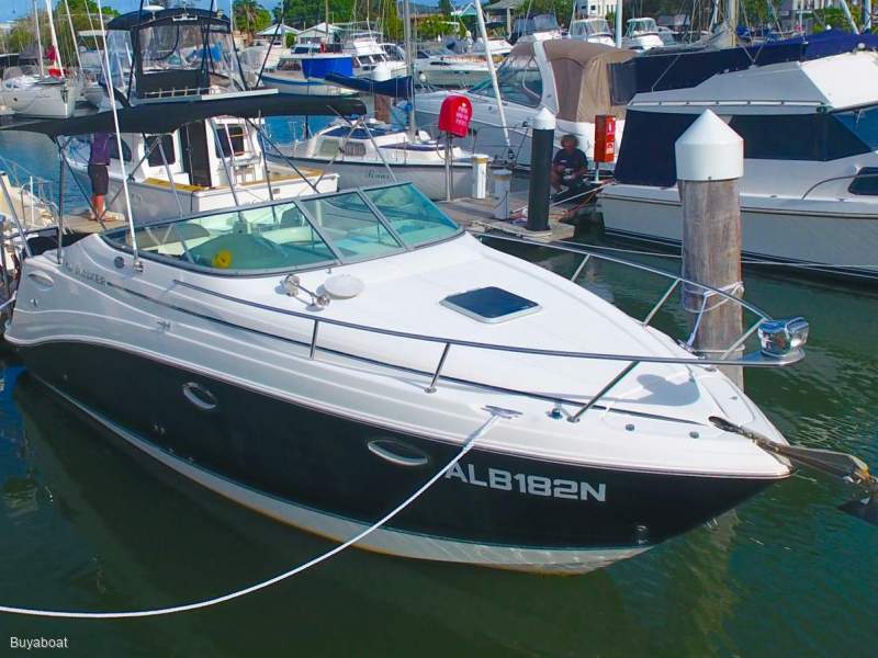 Rinker 260 Express Cruiser - Just serviced