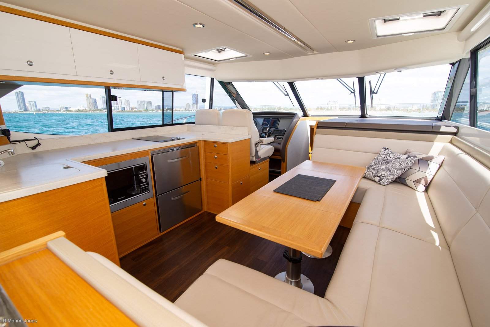 Riviera 445 SUV