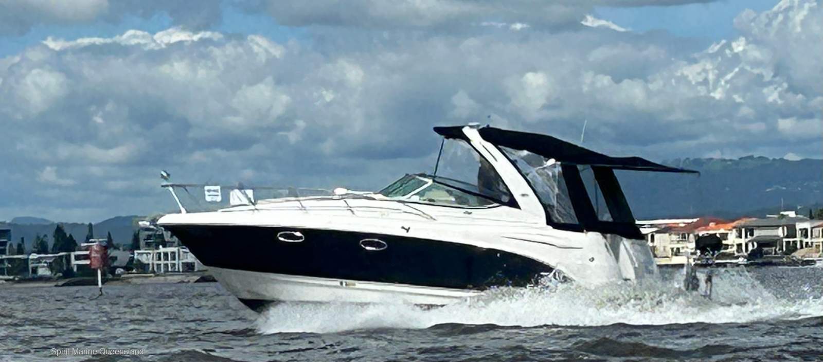 Chaparral 310 Signature