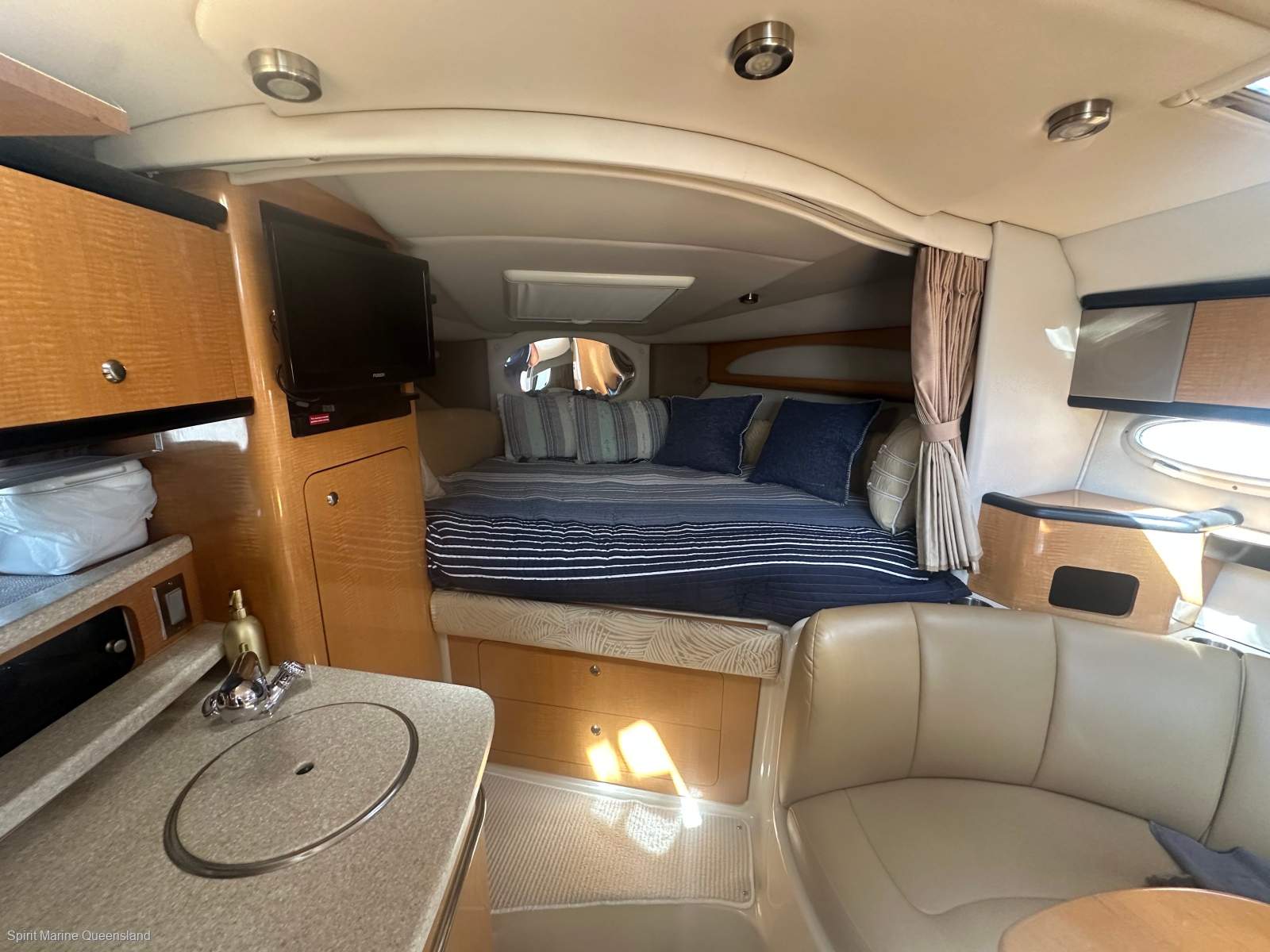 Chaparral 310 Signature