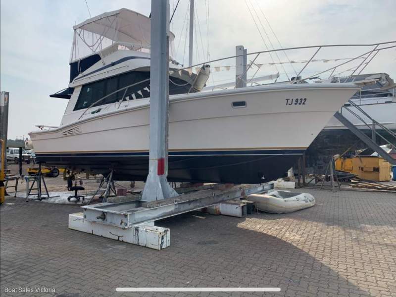 Riviera 35 Blue Water With Bow Thruster, needs port side turbo etc