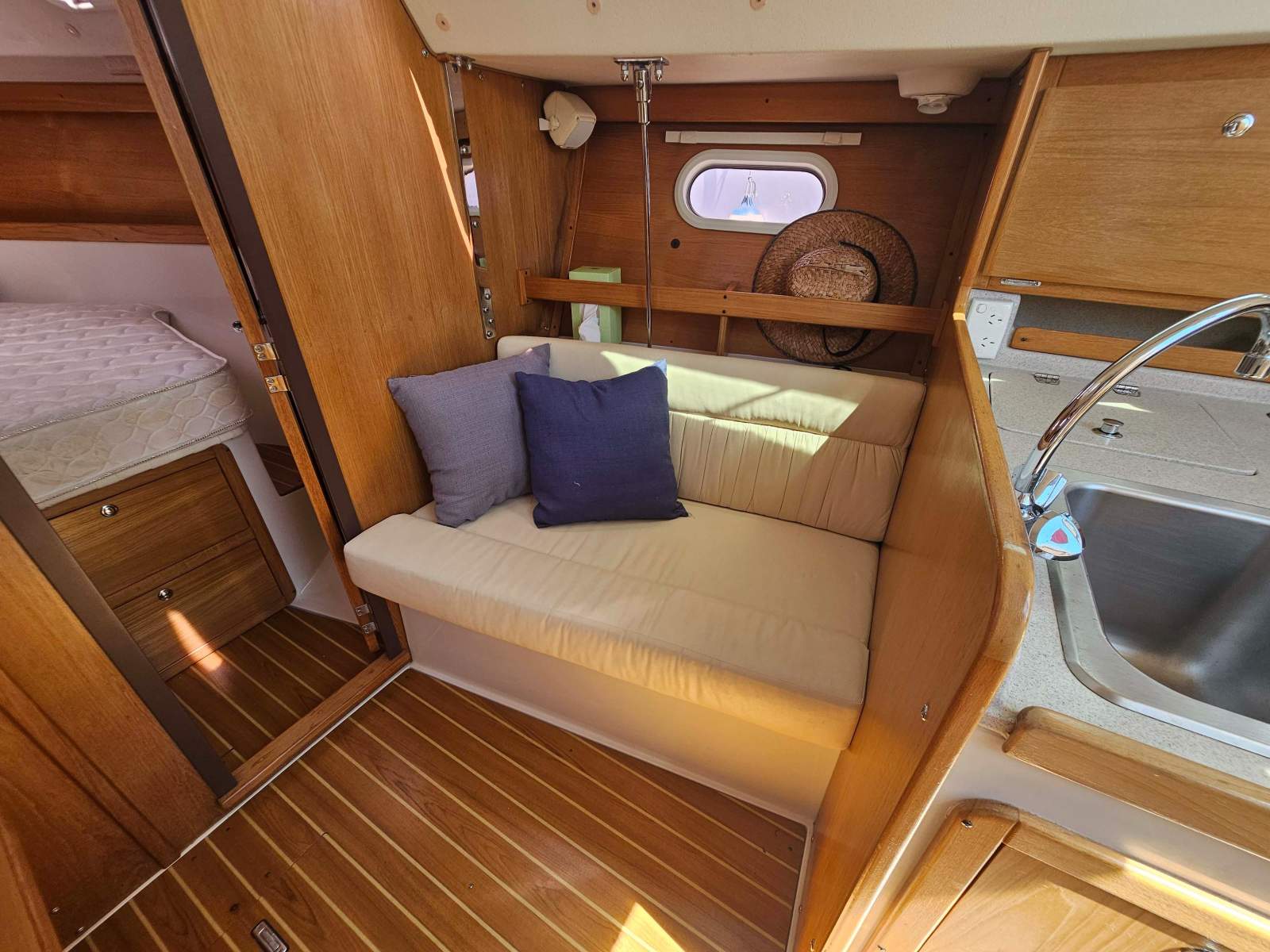 Catalina 310 Curlew II