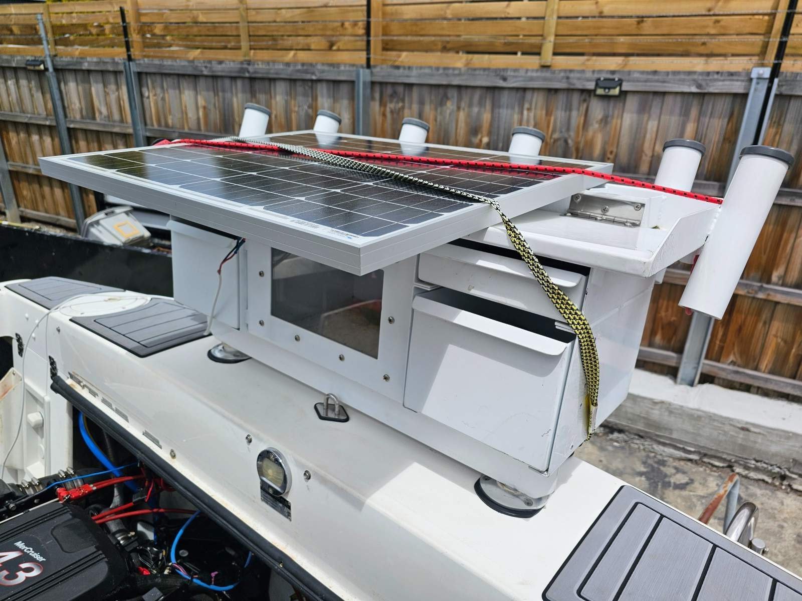 Caribbean 26 Flybridge Cruiser Restless