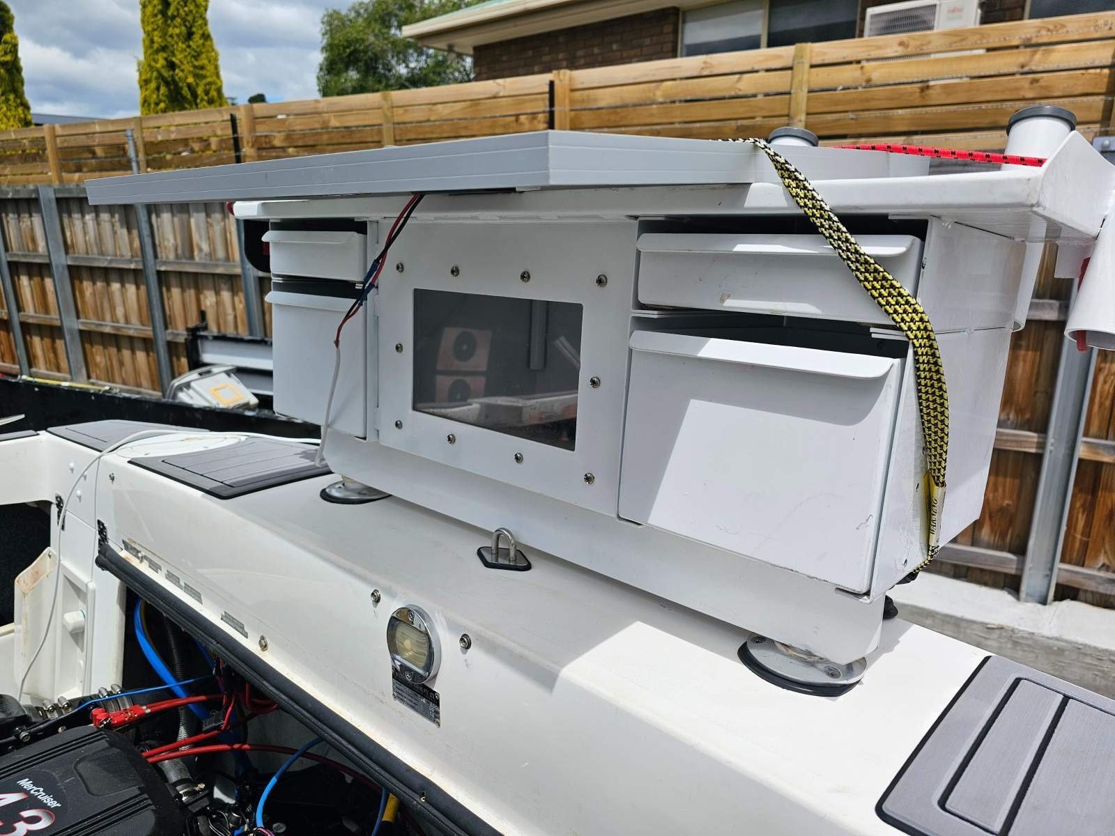 Caribbean 26 Flybridge Cruiser Restless