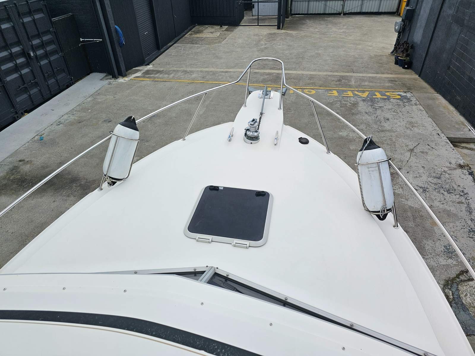 Caribbean 26 Flybridge Cruiser Restless
