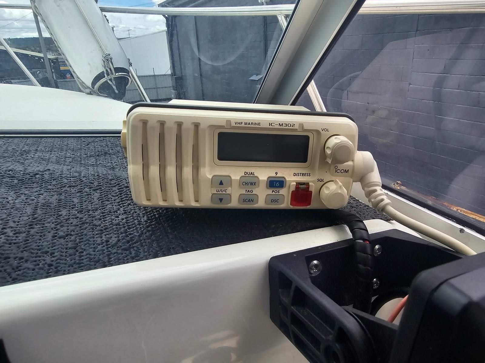 Caribbean 26 Flybridge Cruiser Restless