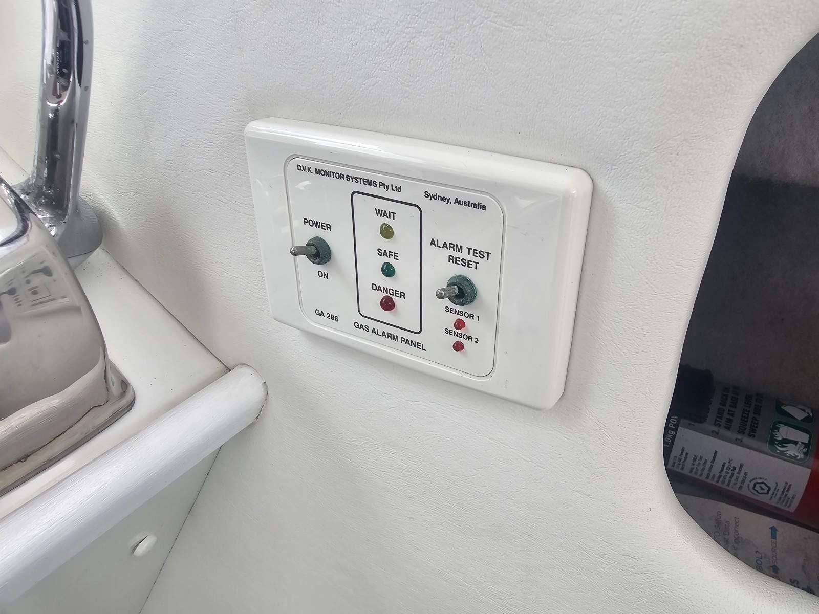 Caribbean 26 Flybridge Cruiser Restless