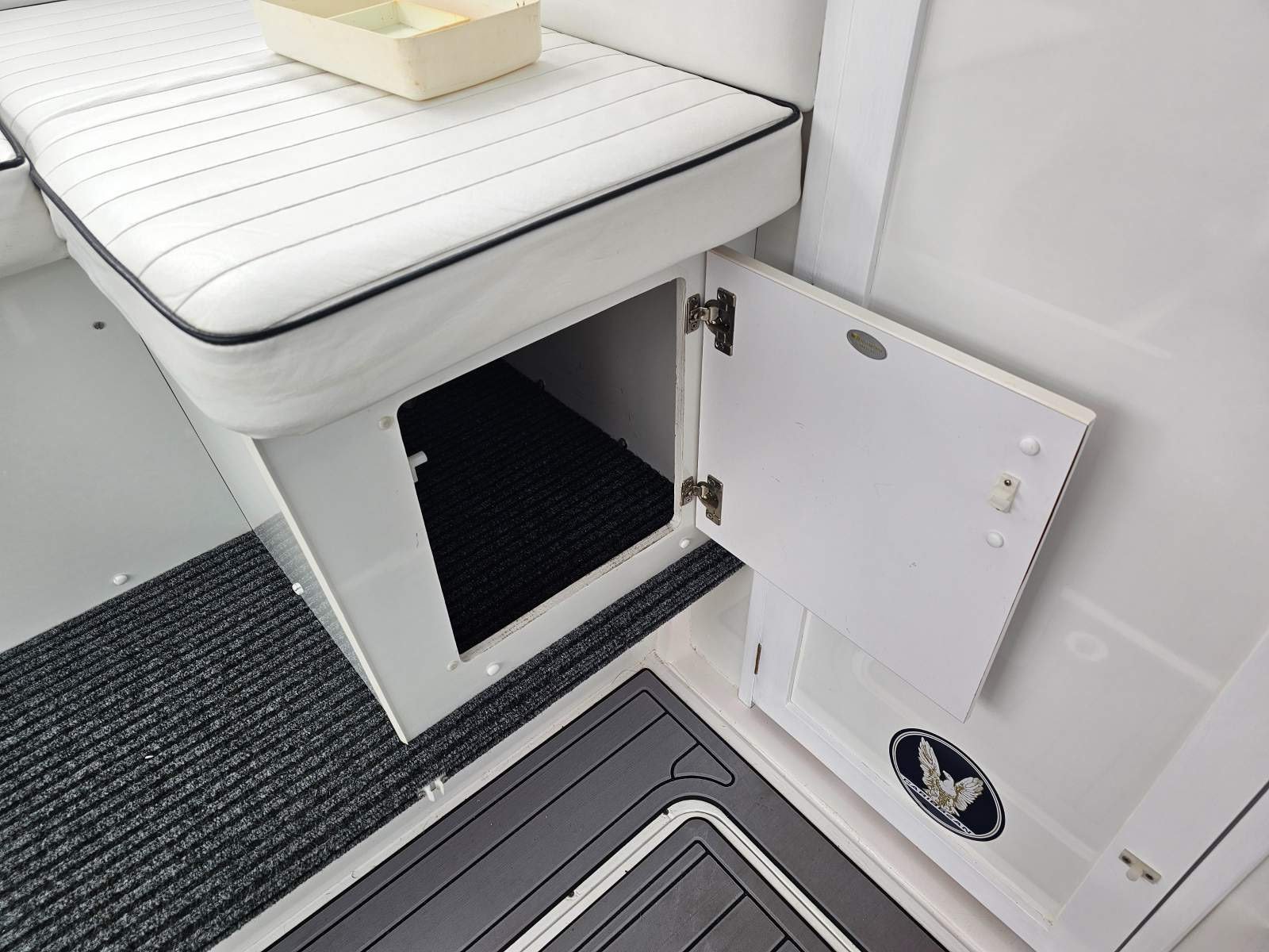 Caribbean 26 Flybridge Cruiser Restless