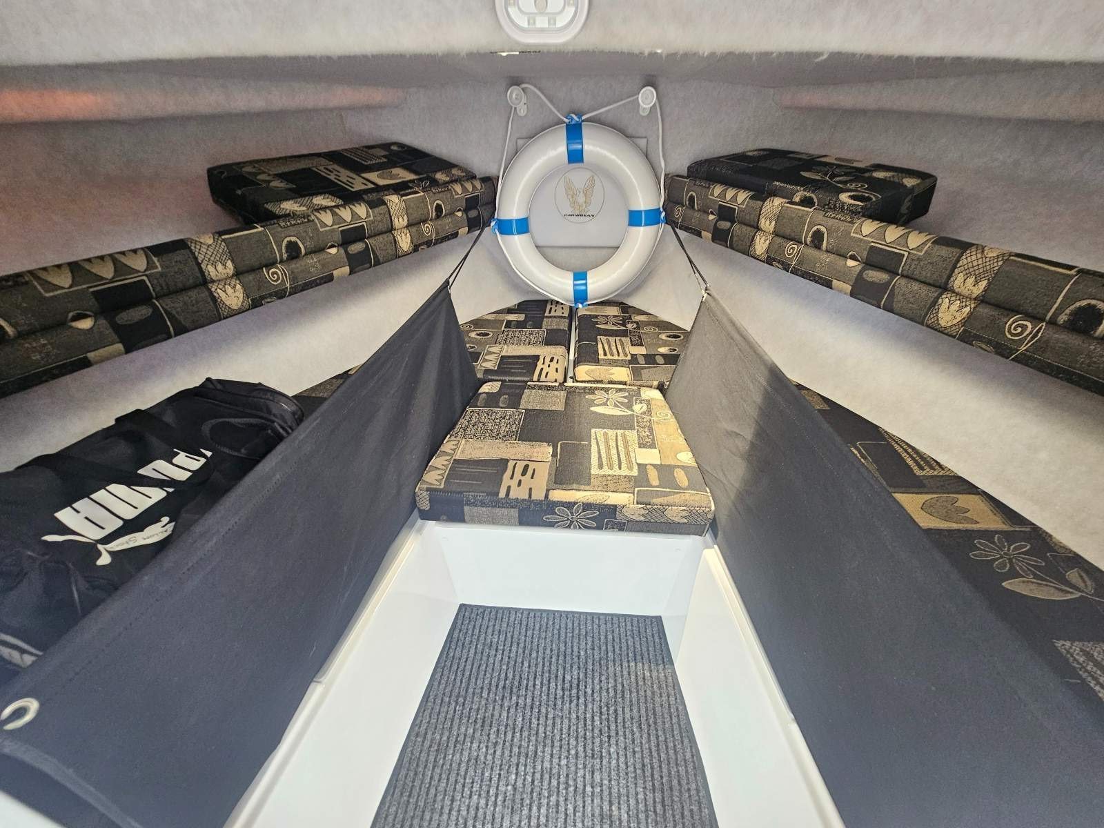 Caribbean 26 Flybridge Cruiser Restless