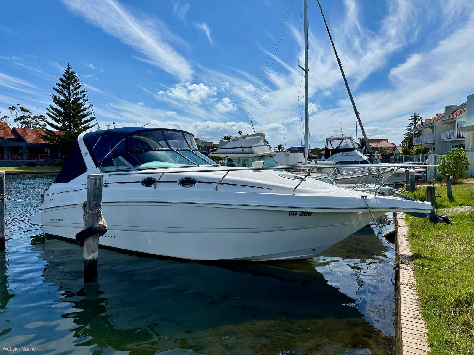 Mustang 3200 Sportscruiser