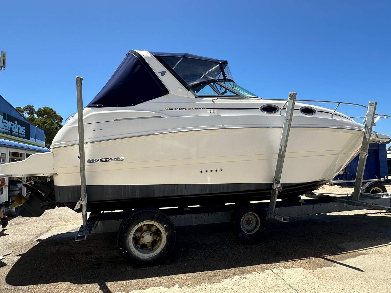 2001 Mustang 3200 Sportscruiser: In‑Depth Review & Specs