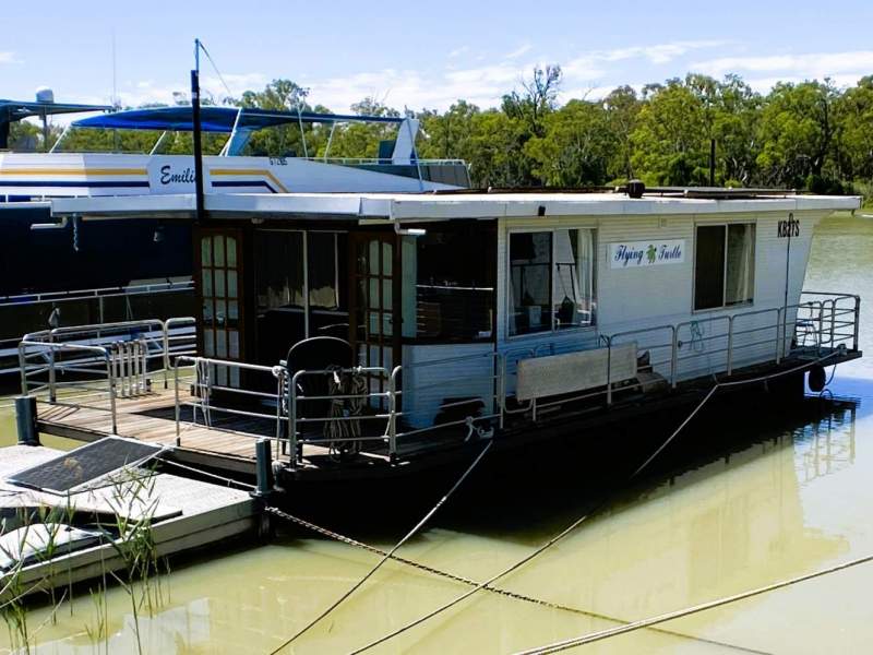 FLYING TURTLE. Great two bed, one bath, Houseboat.