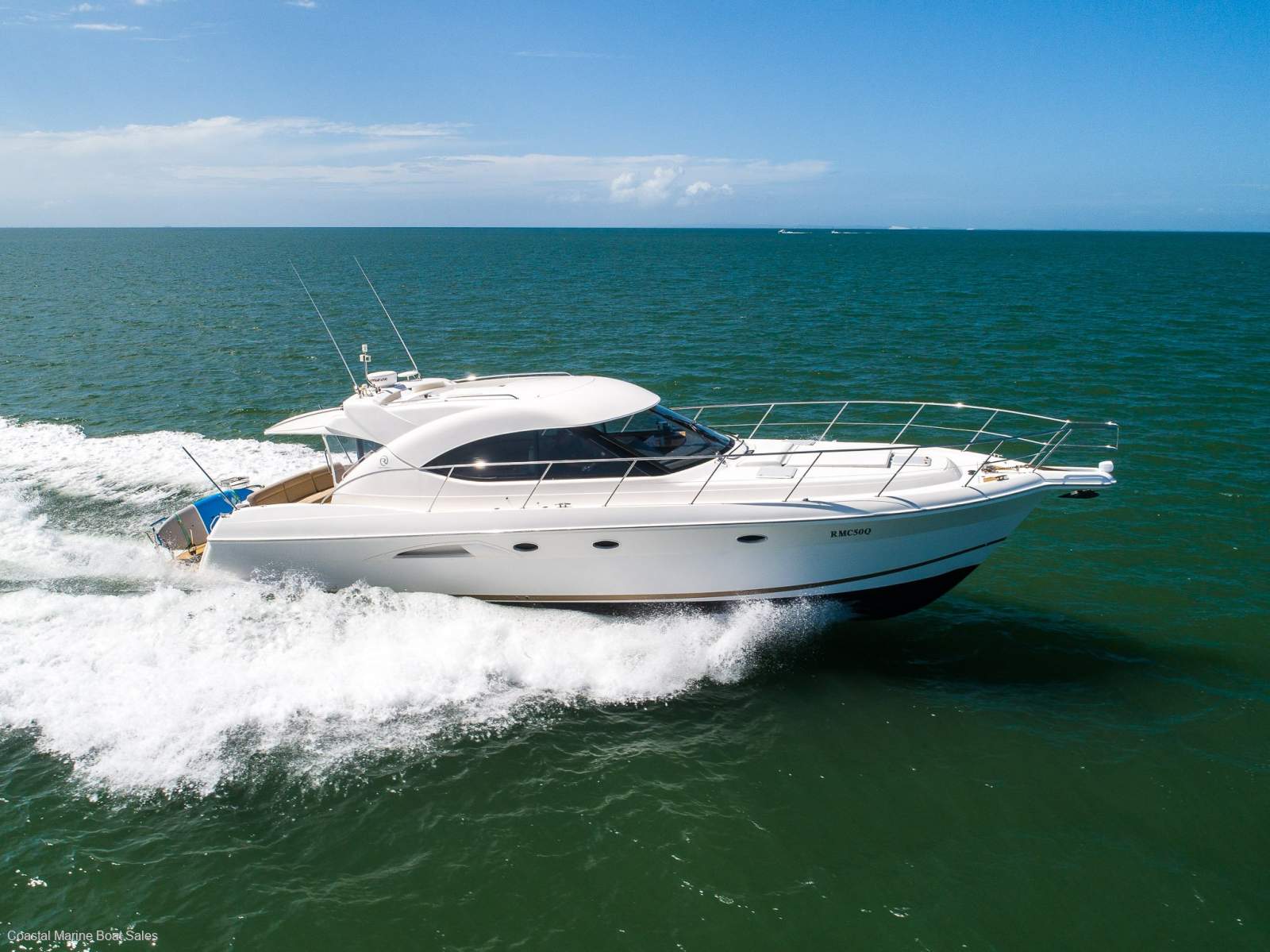 Riviera 5000 Sport Yacht