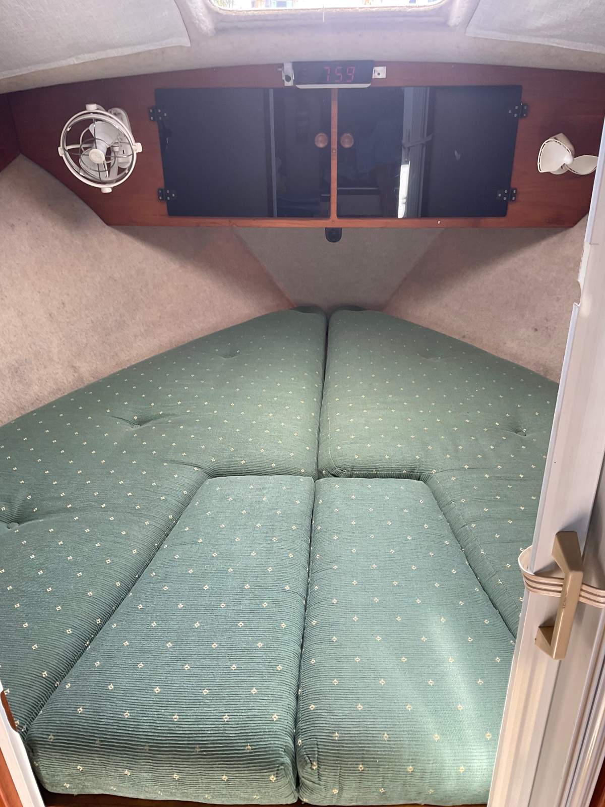 CruiseCraft Executive 800 Flybridge Cruiser