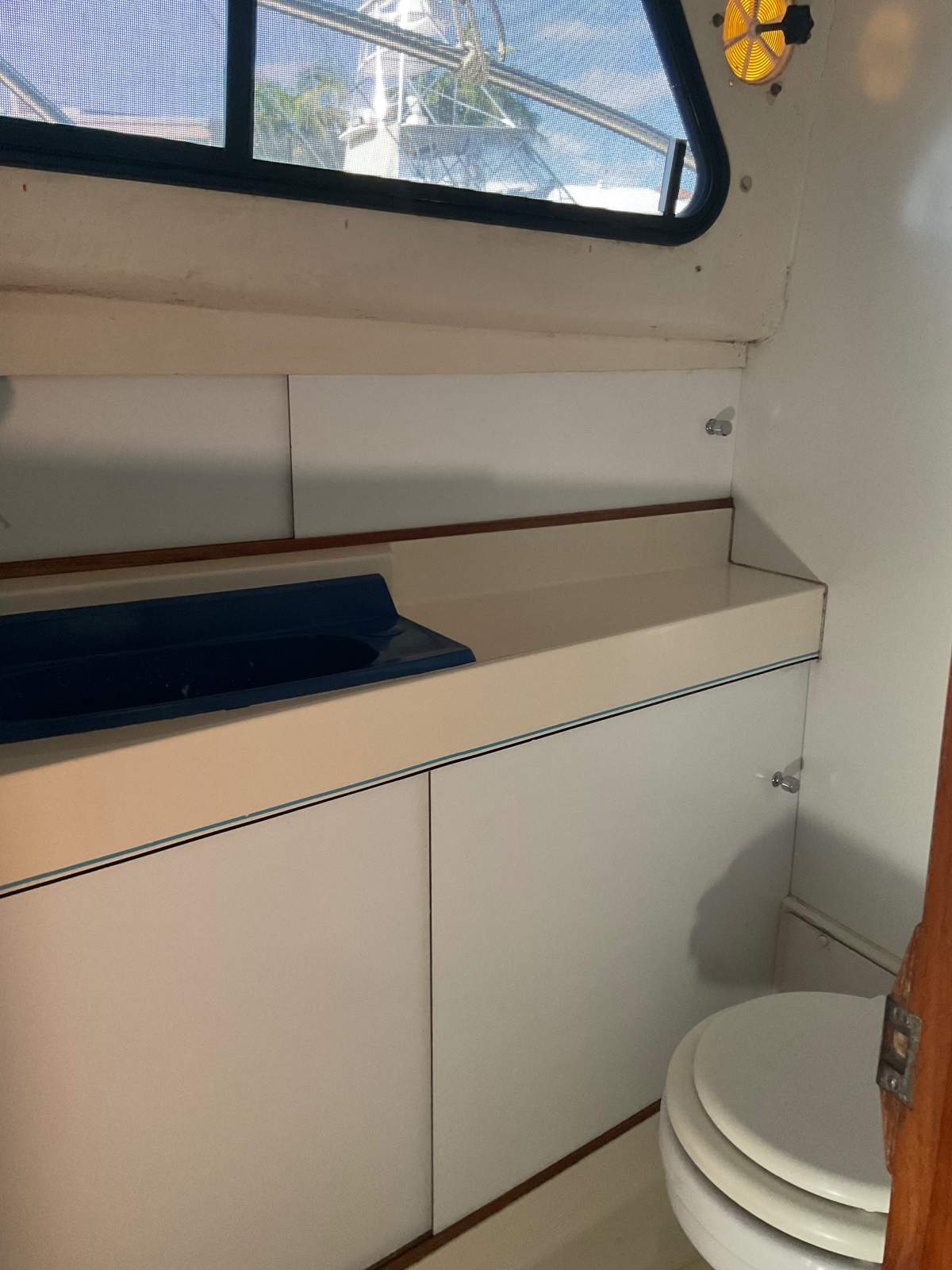 CruiseCraft Executive 800 Flybridge Cruiser