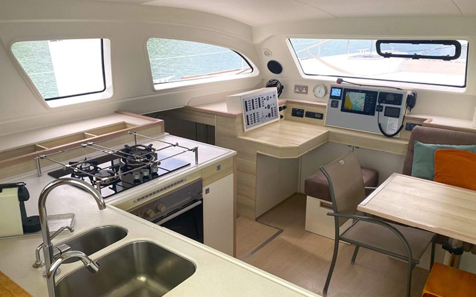 Catana 47
