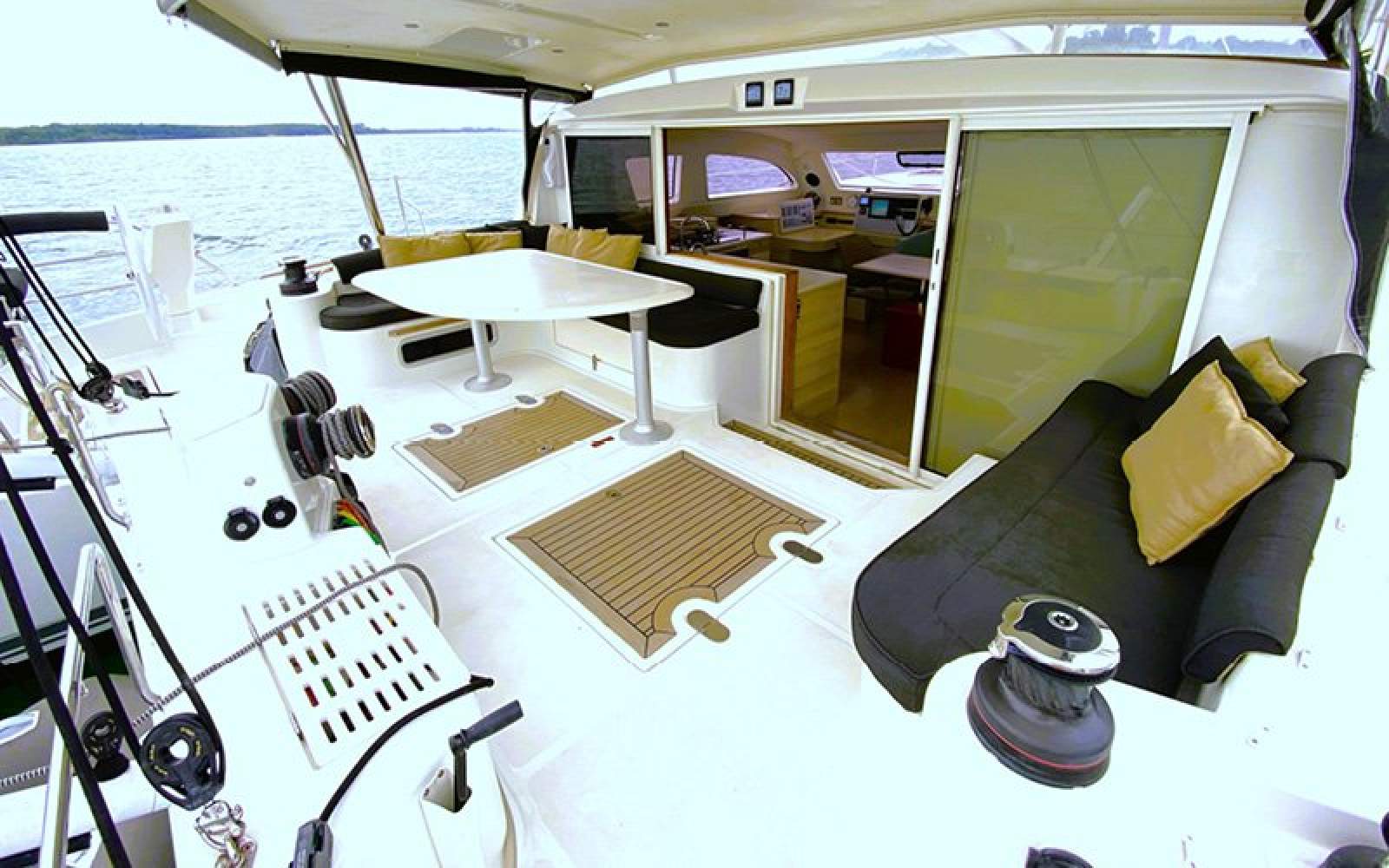Catana 47