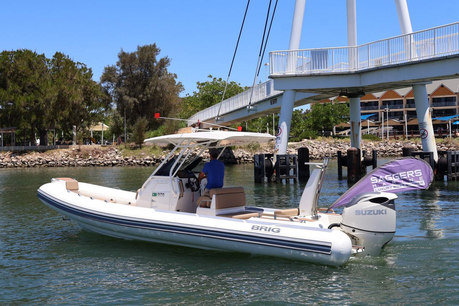 Brig Eagle 8 - Like New!