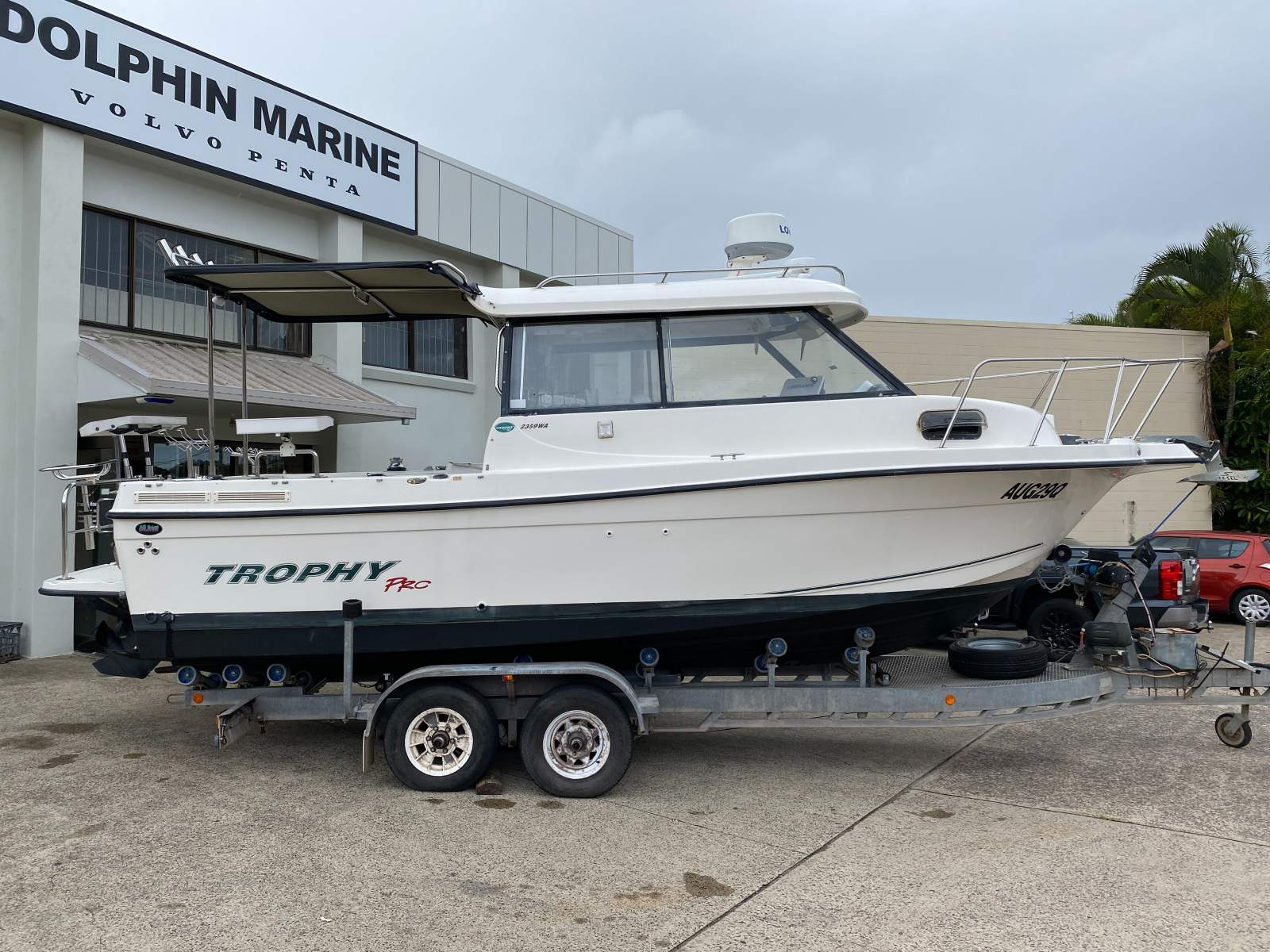 Trophy 2359 Hardtop
