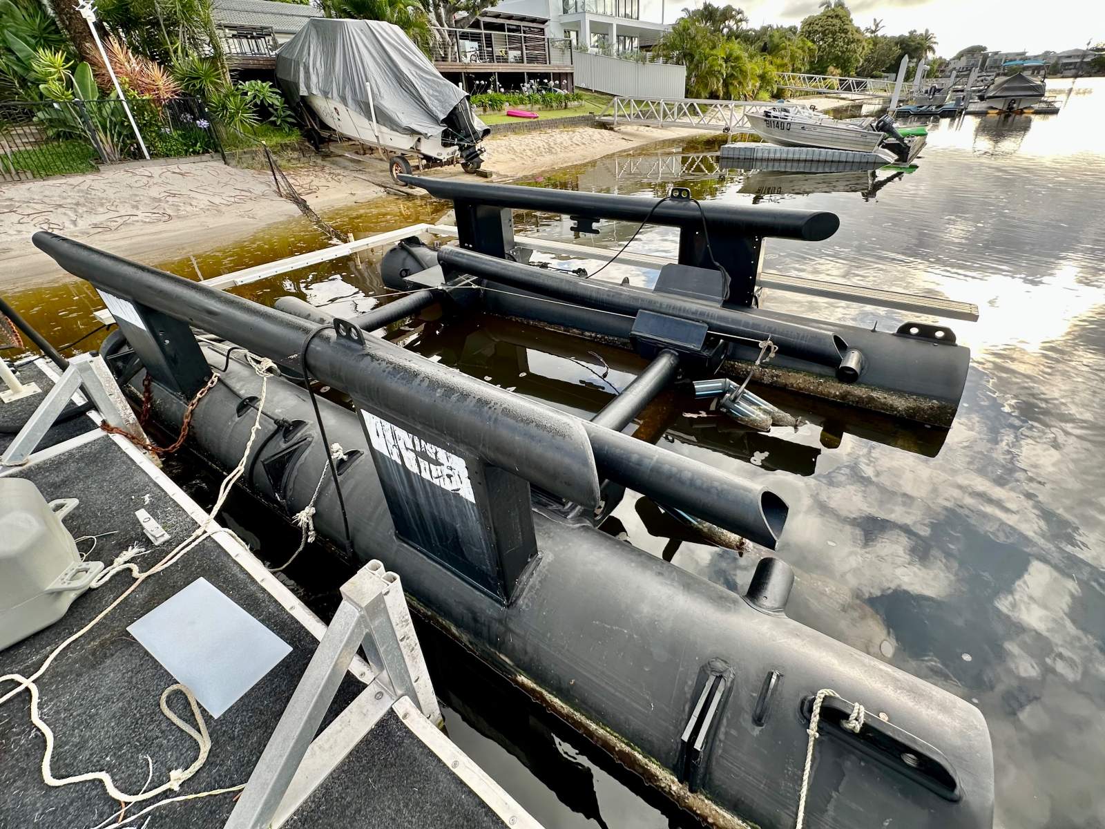 AIR DOCK BOAT LIFT