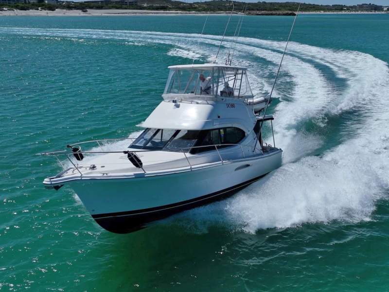 Riviera 33 Open Flybridge - Well optioned and well presented