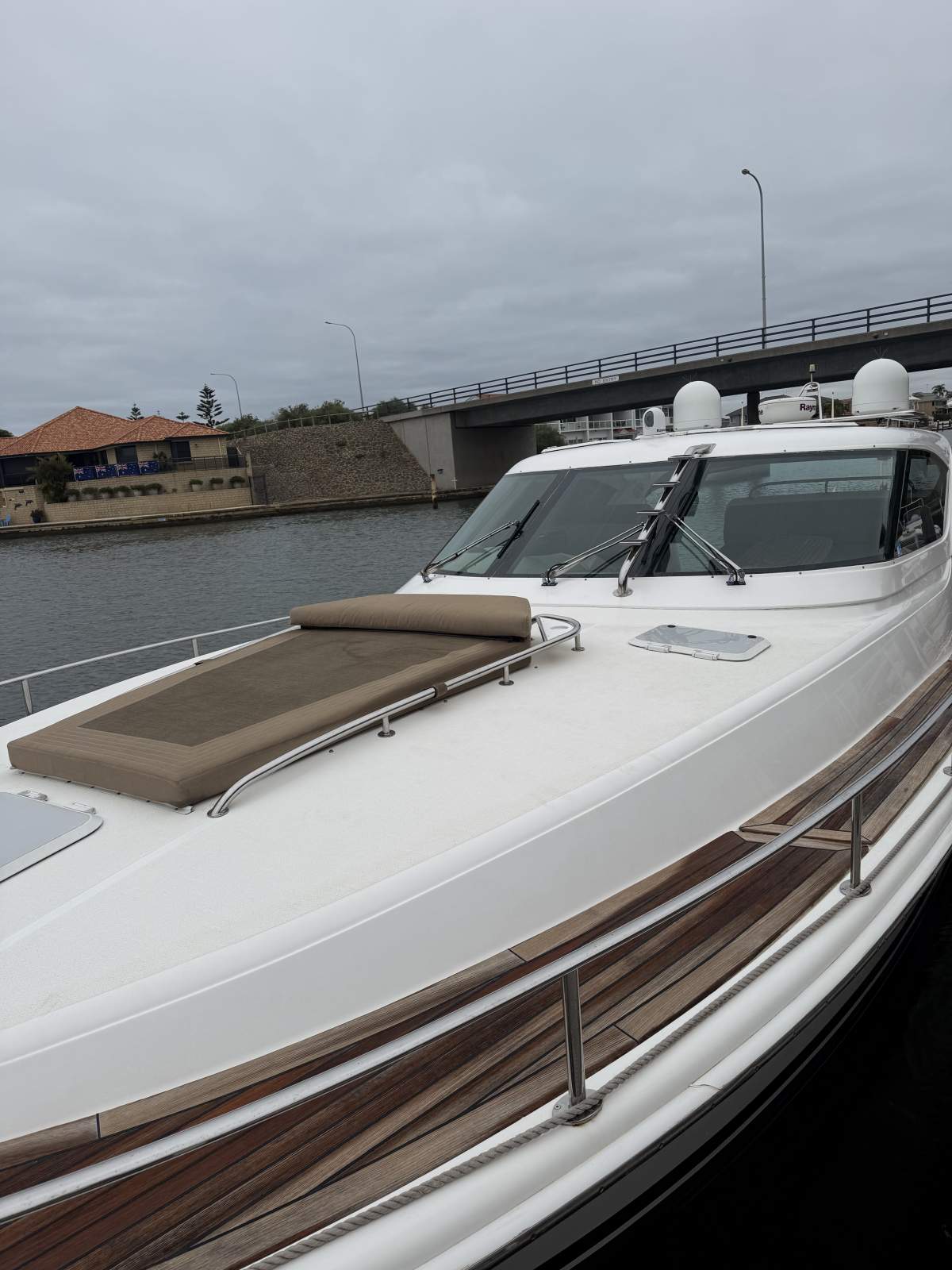 Riviera 4000 Offshore Hardtop enclosed