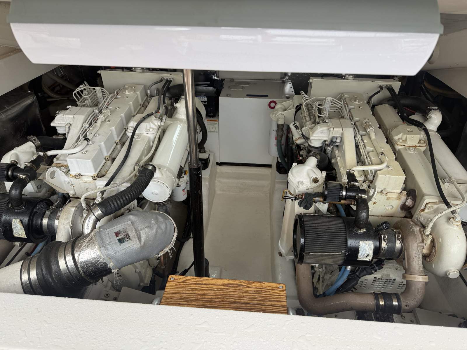 Riviera 4000 Offshore Hardtop enclosed