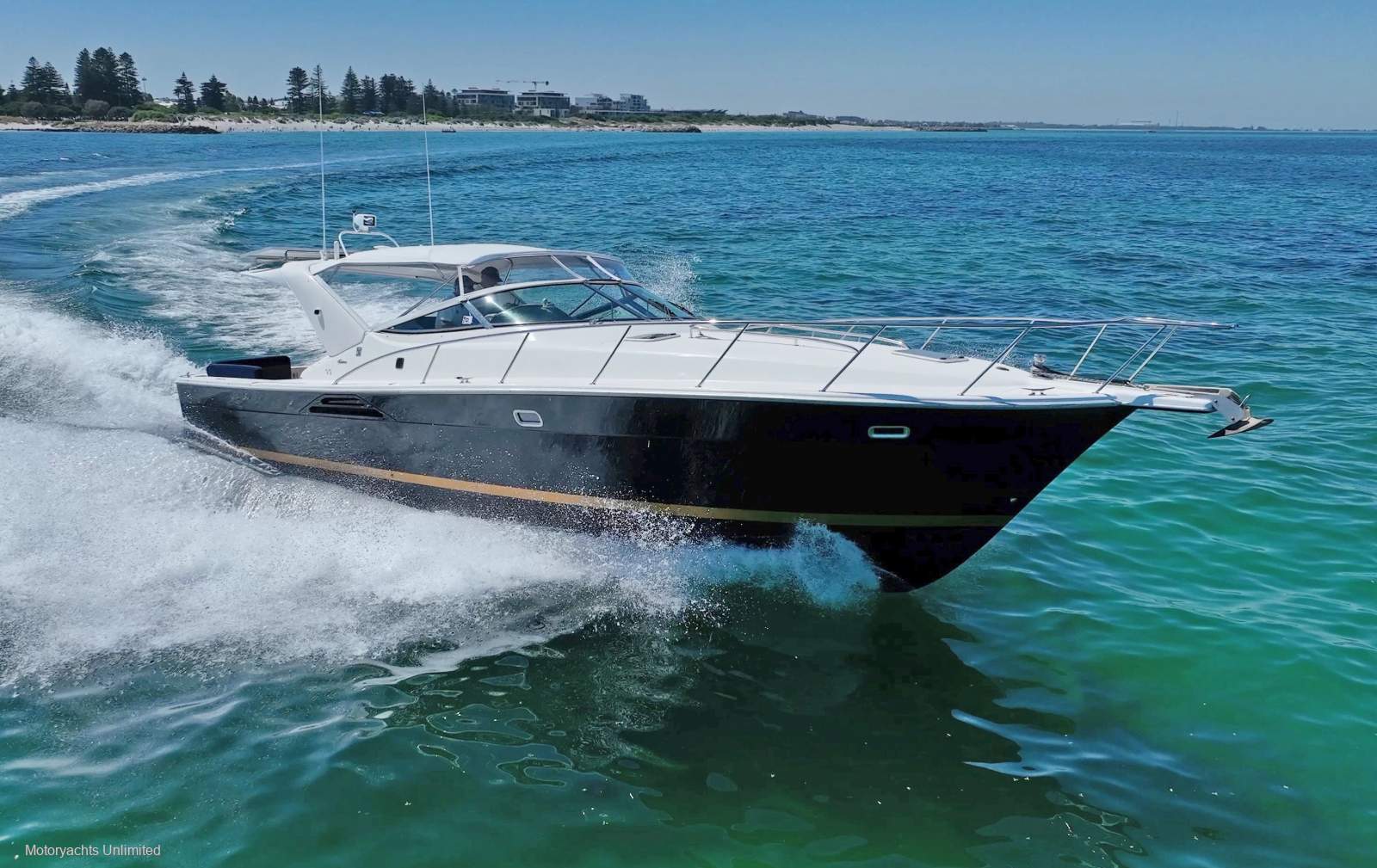Riviera 4000 Offshore - Turn key, serviced and ready for the season