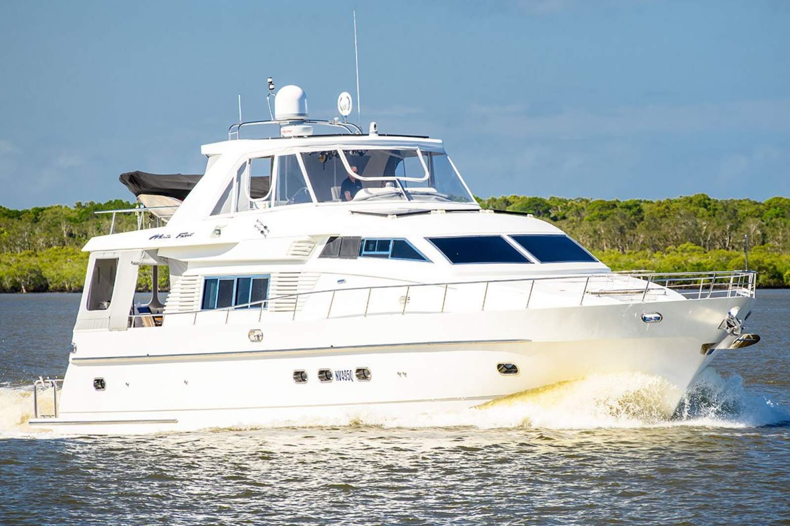 Monte Fino 70 Flybridge Motor Yacht