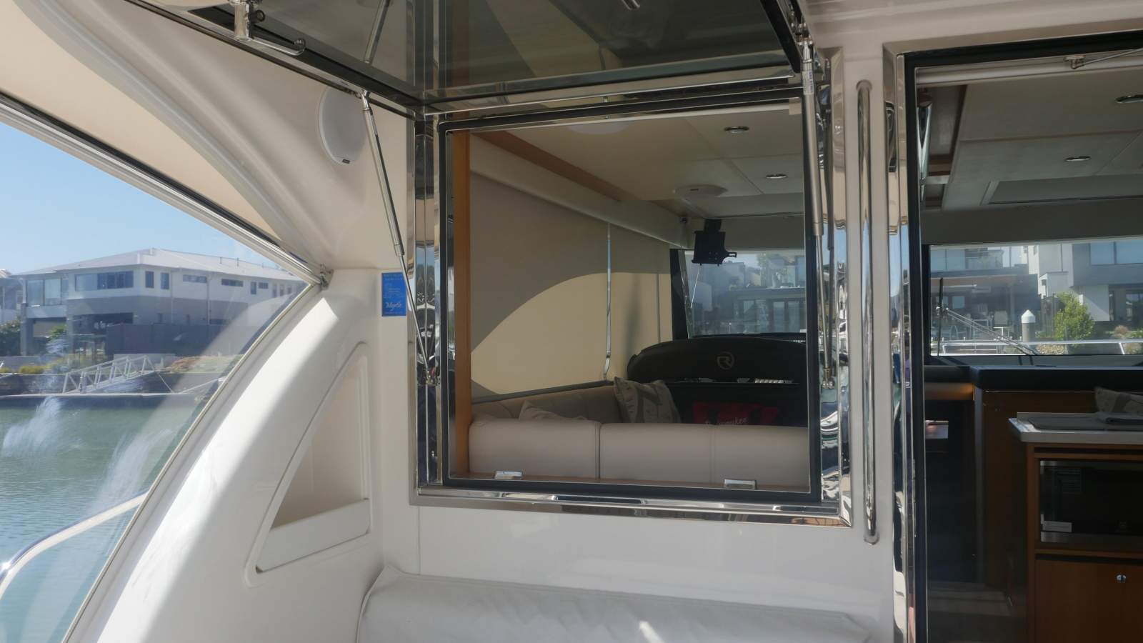 MYRTLE Riviera 395 SUV Boat Brokers of Tasmania