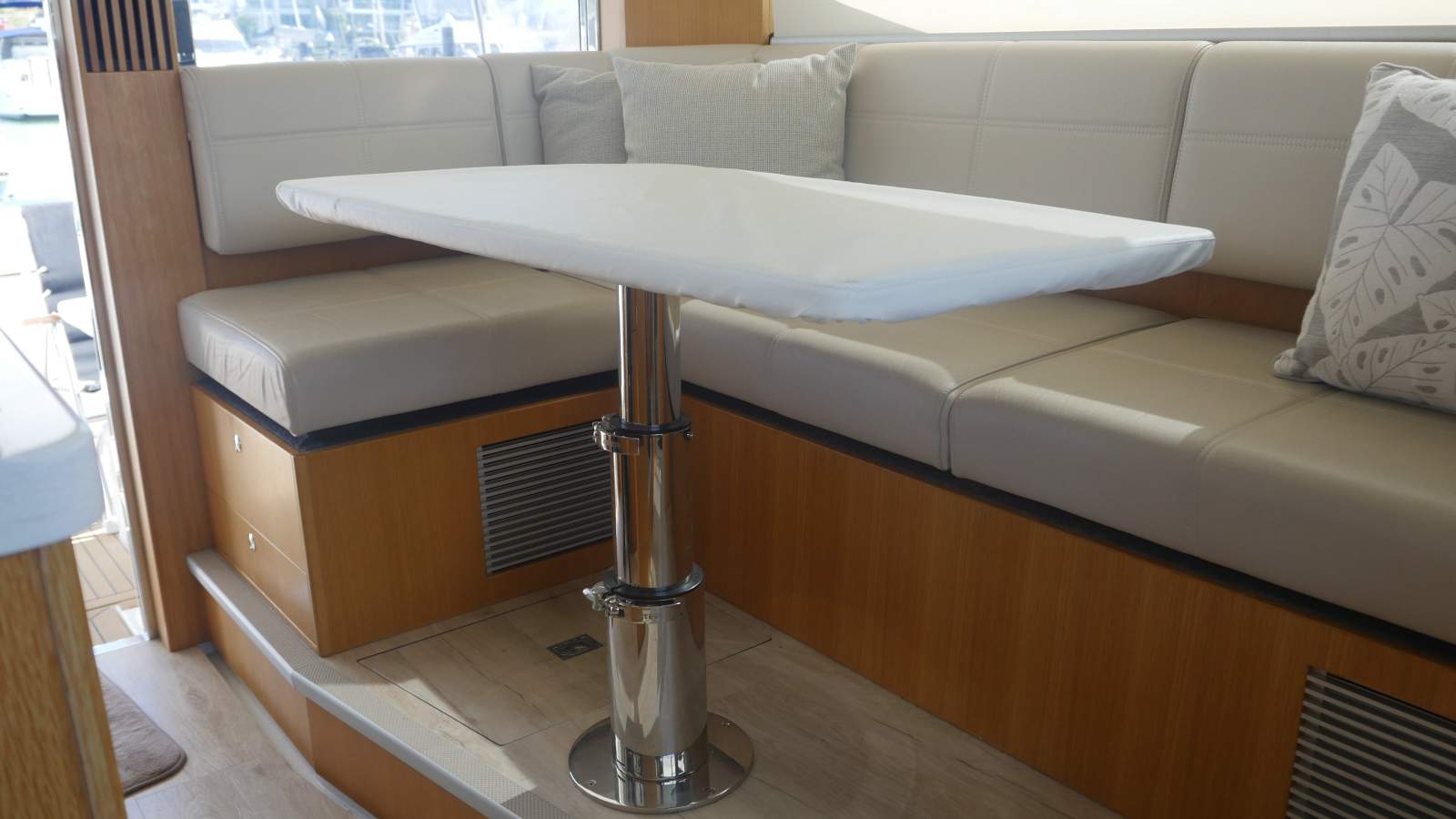MYRTLE Riviera 395 SUV Boat Brokers of Tasmania