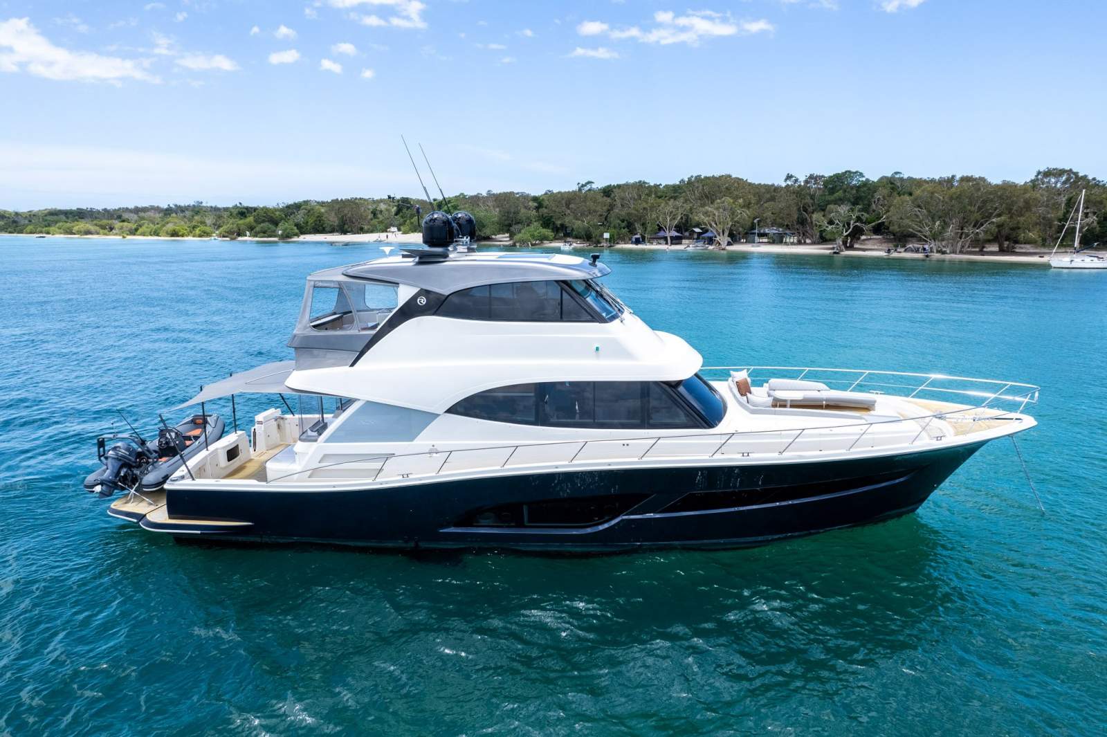 Riviera 64 Sports Motor Yacht