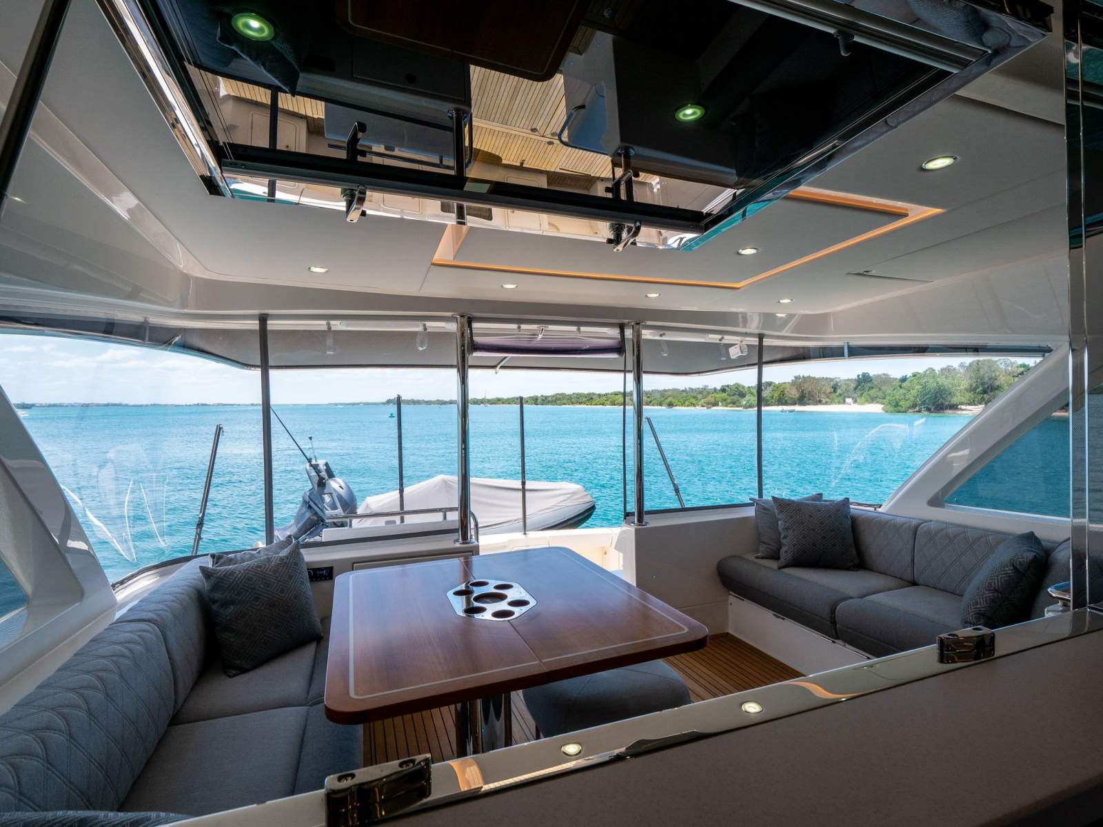 Riviera 64 Sports Motor Yacht