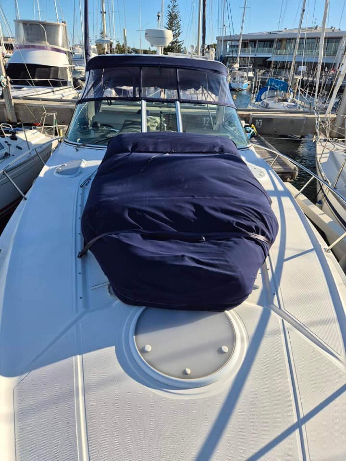 Cruisers Yachts 340 Express