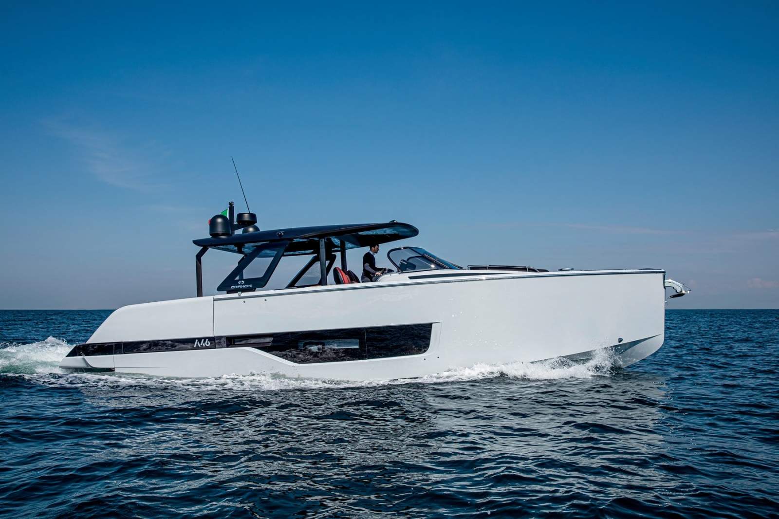 Cranchi A46 Luxury Tender - AN ELEGANT AND FUNCTIONAL WALKAROUND