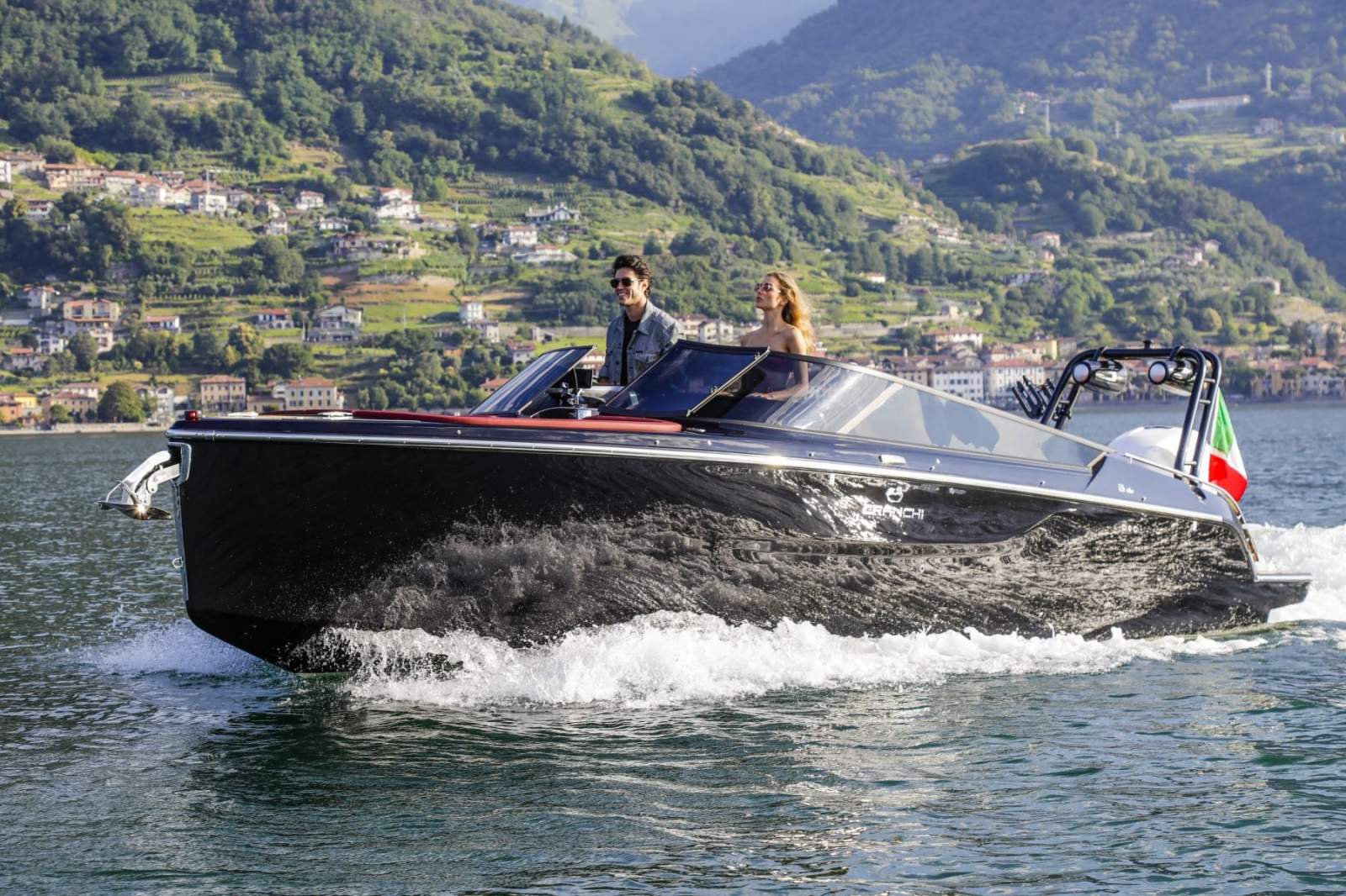 Cranchi E26 Rider - THE LUXURY DAY TENDER