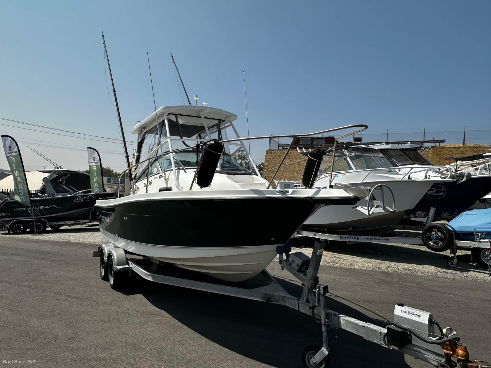 Trophy 2052 Walkaround 2005 MODEL 4.3L MERCRUISER MPI