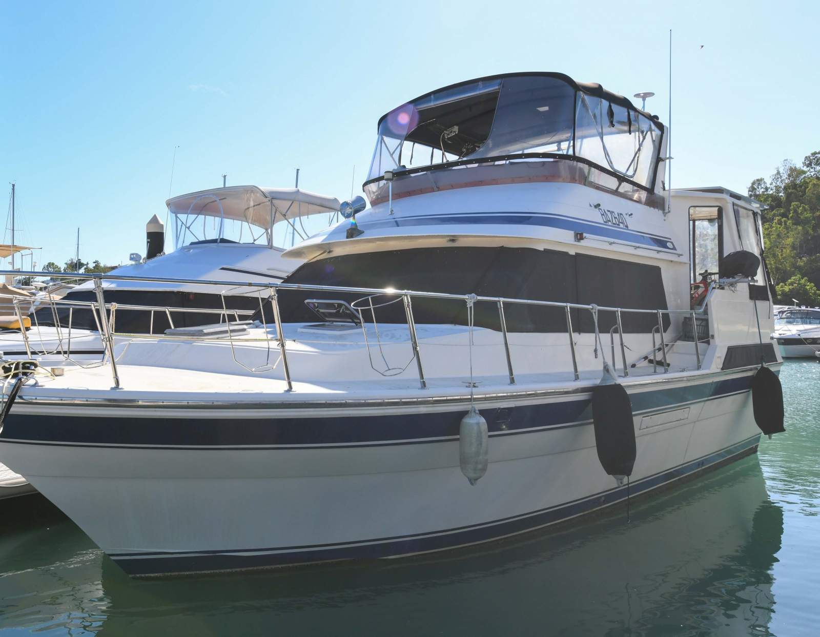 Kha Shing Flybridge Motor Cruiser