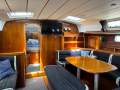 Beneteau Oceanis 461 2 cabin 2 head Owner's Version:Saloon with sofa