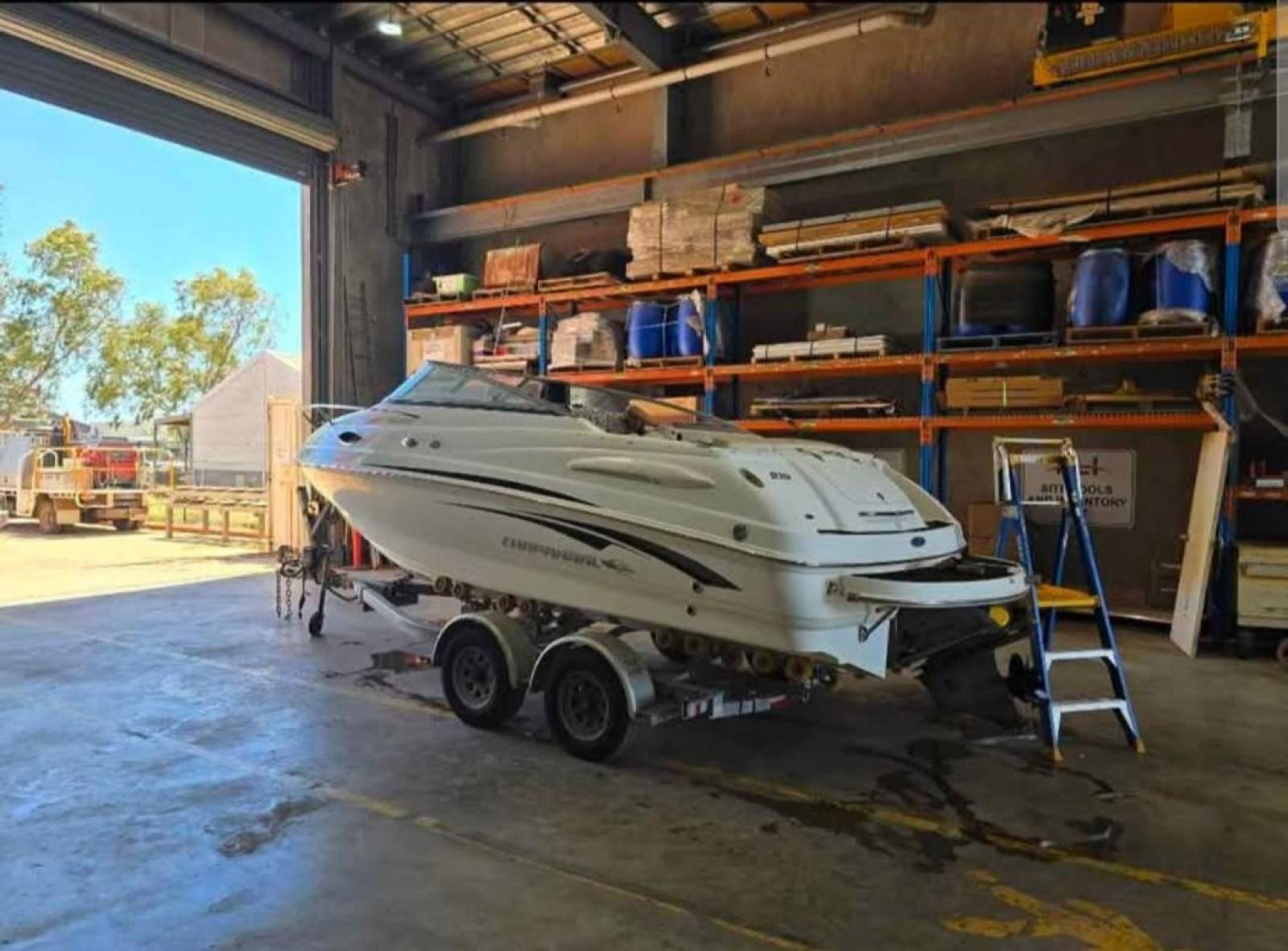 Chaparral 215 si 22ft Good all round boat 350 hrs on motor Volvo v6