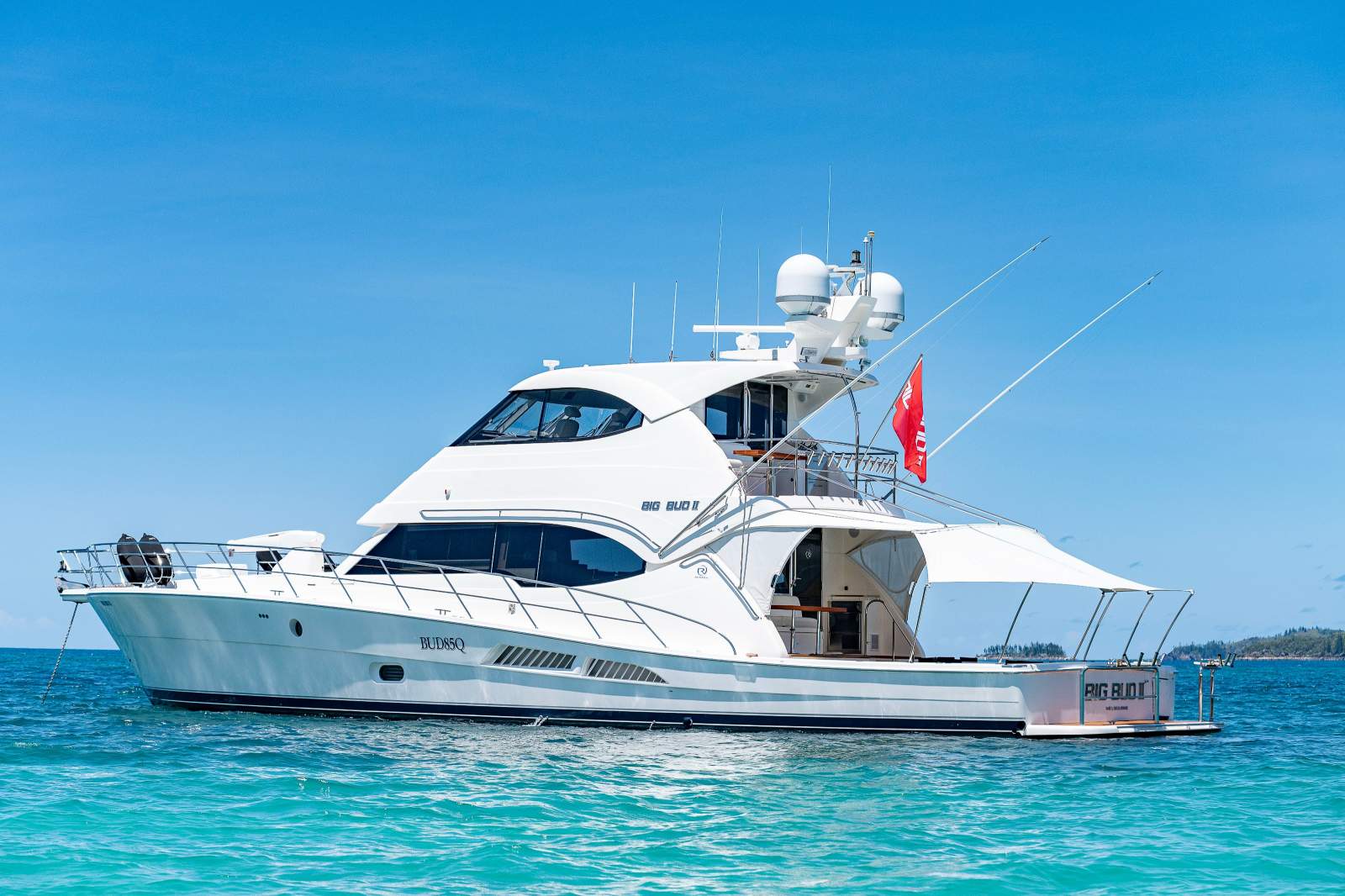 Riviera 75 Enclosed Flybridge