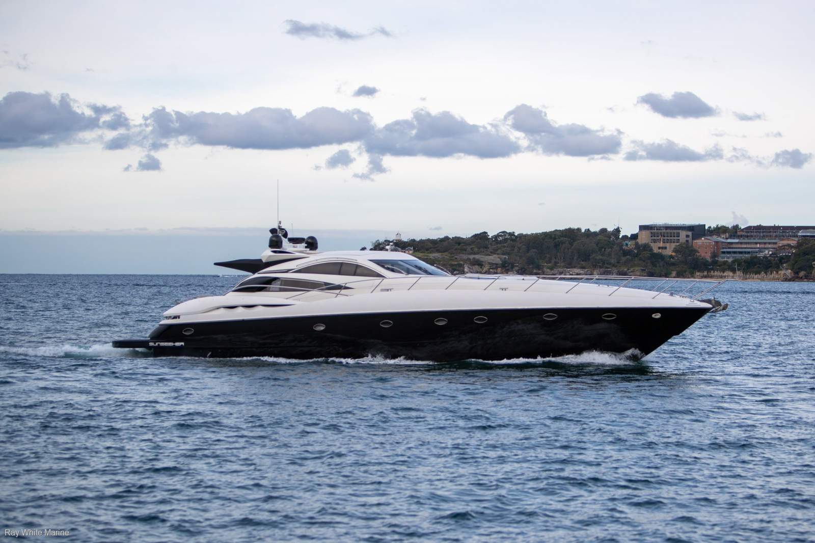 Sunseeker Predator 75