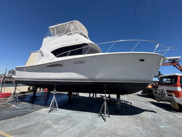 Riviera 3350 Flybridge Turn Key Summer Ready