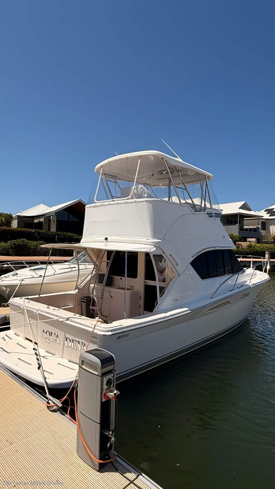 Riviera 3350 Flybridge Turn Key Summer Ready
